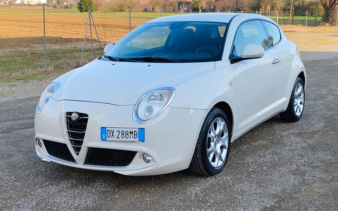 Alfa Romeo MiTo 1.6 JTDm 16V Distinctive Sport Pack