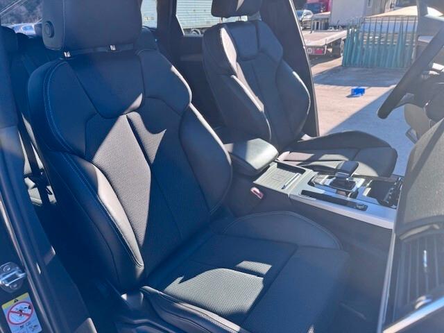 Audi Q5 S-Line 40 2.0TDI MHEV Quattro S-tronic