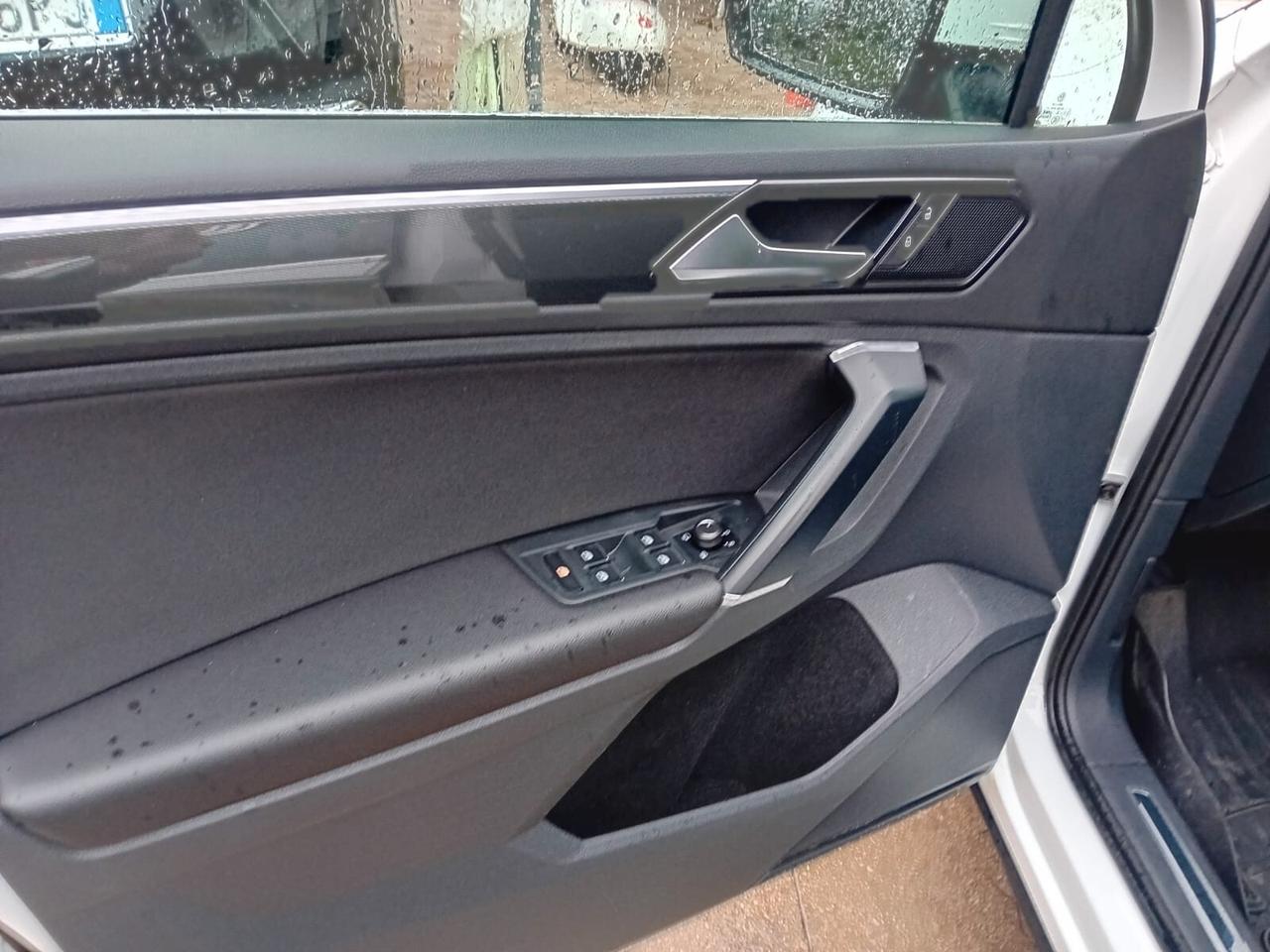 Volkswagen Tiguan 2.0 BiTDI SCR DSG 4MOTION Executive R-Line BMT