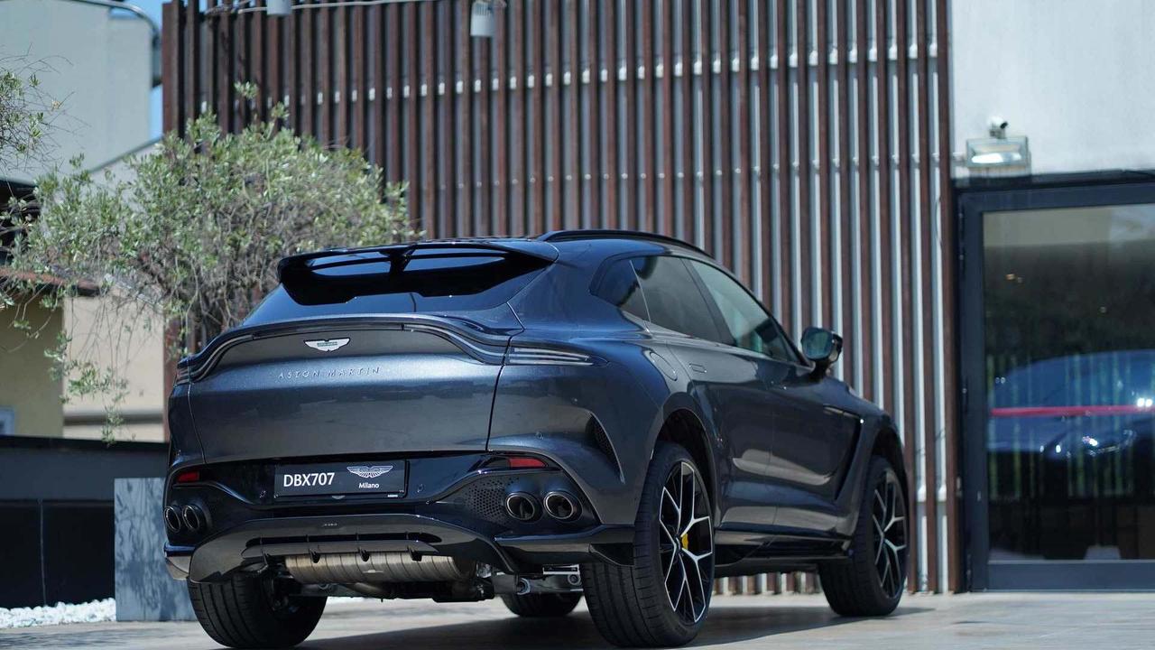 ASTON MARTIN DBX707 4.0