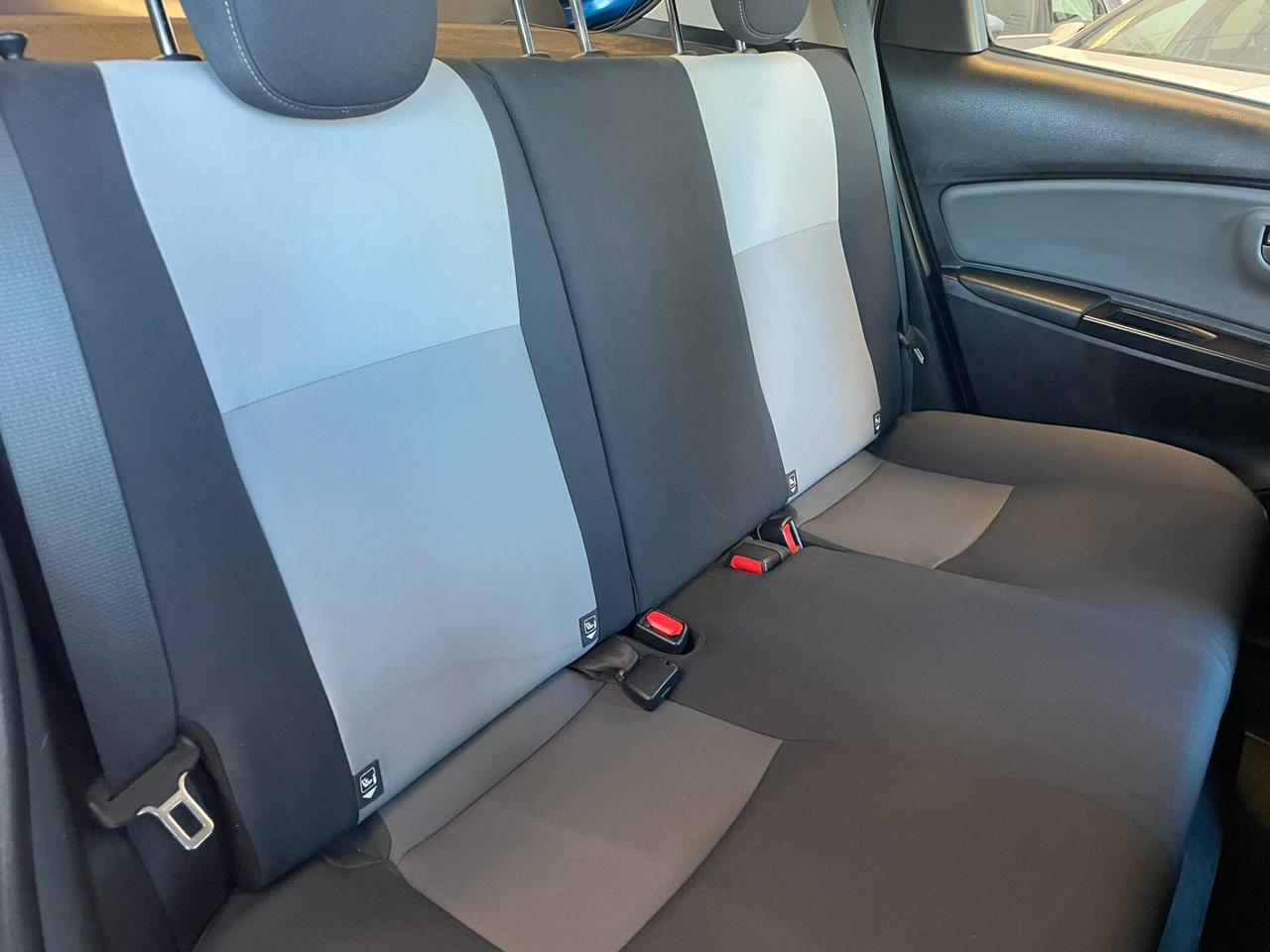 Toyota Yaris 5p "BLUE EDITION"