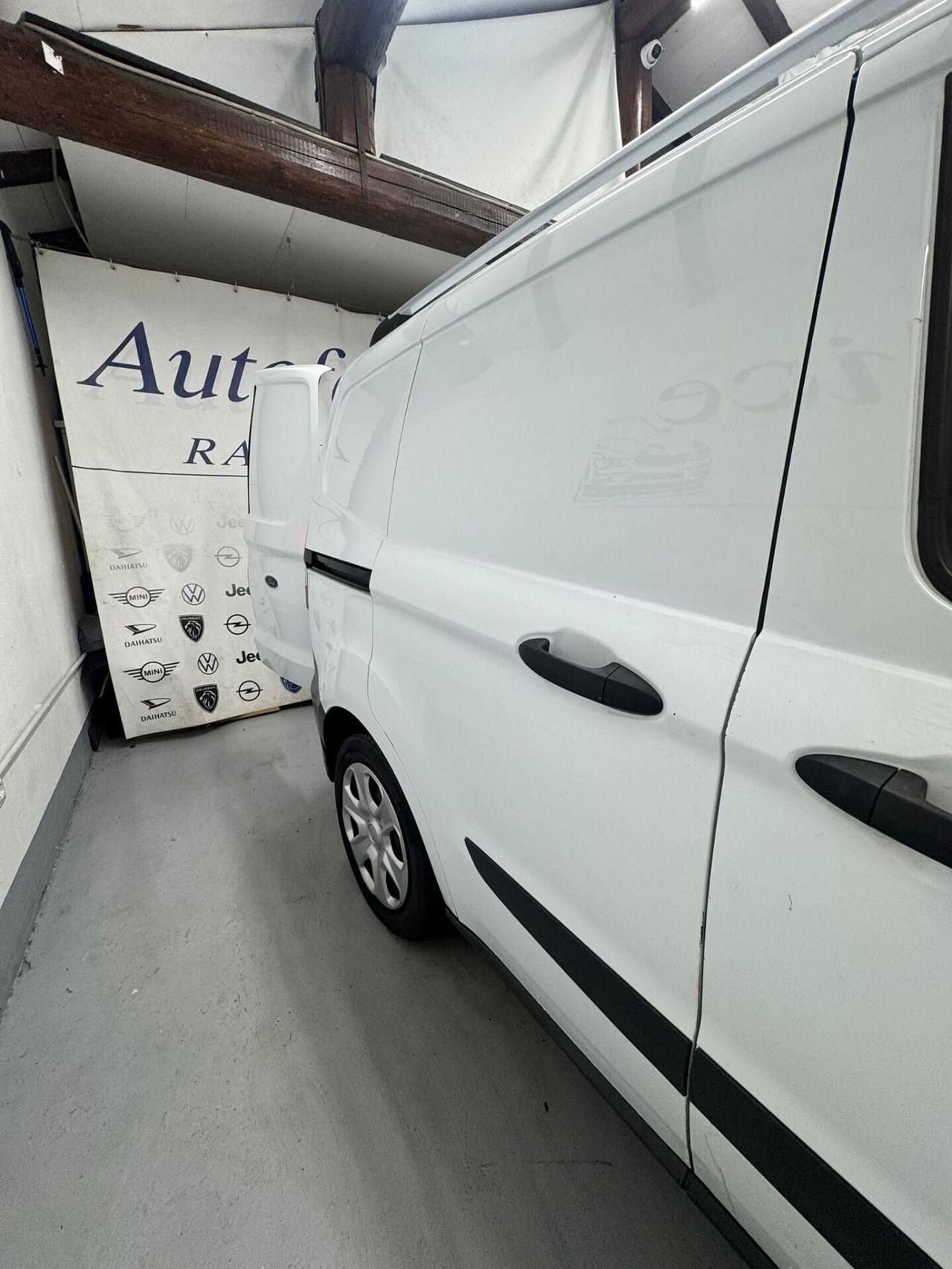 Ford transit courier 1,5 tdci 75 CV