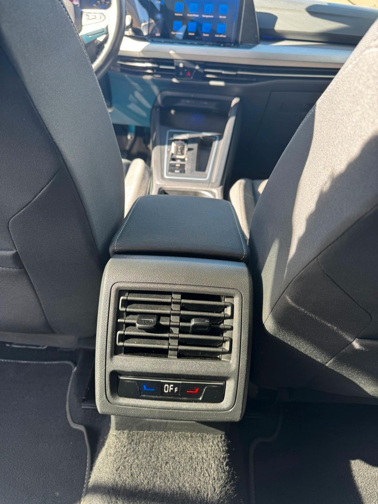 Volkswagen Golf 1.5 eTSI 130 CV EVO ACT DSG Style