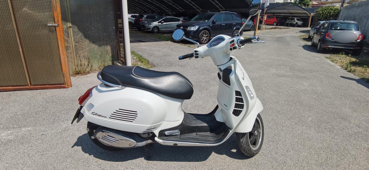 Vespa GTS 300 del 2018 USATO
