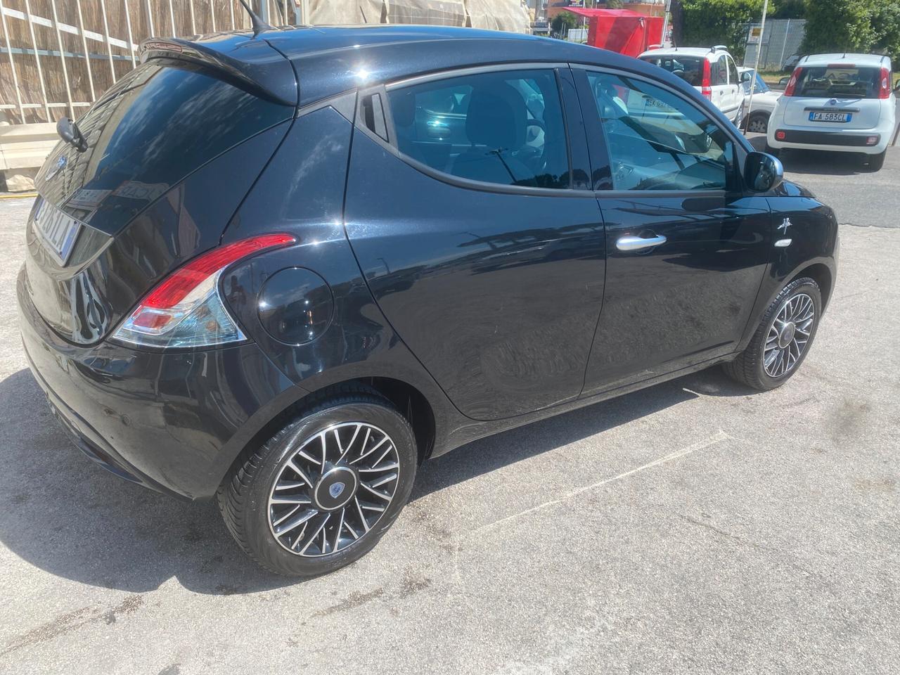 Lancia Ypsilon 1.2 69 CV 5 porte Mya 2017