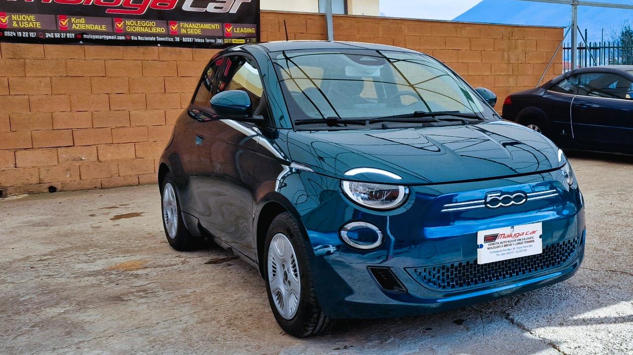 Fiat 500 500e Berlina 42 kWh Passion