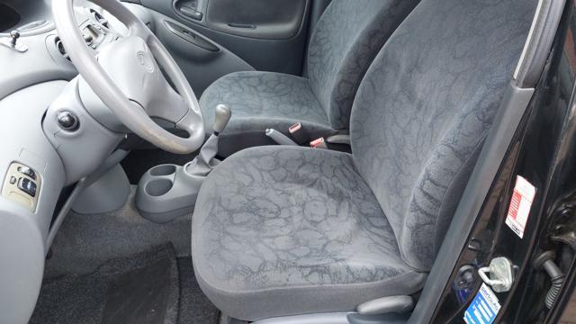 TOYOTA Yaris 1.0i 16V cat 5 porte '03 140.000 Km