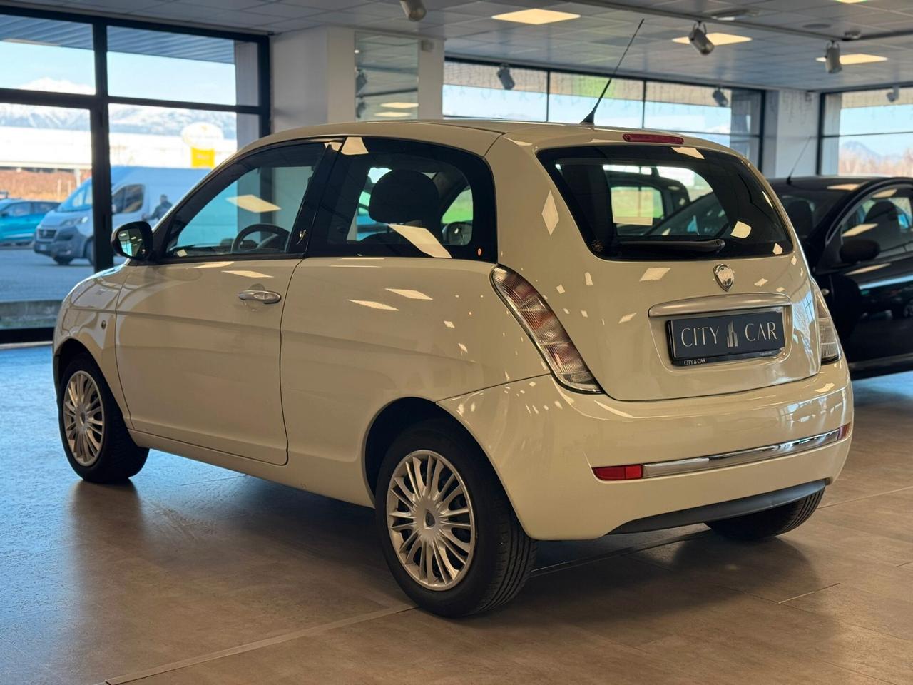 Lancia Ypsilon 1.2 Versus