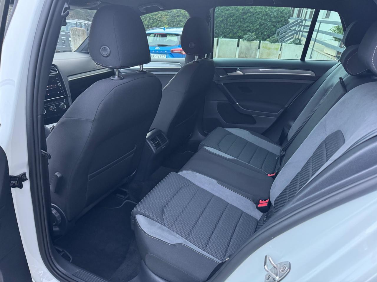 Vw Golf 2.0 TDI - R.LINE - FARI LED - 2019