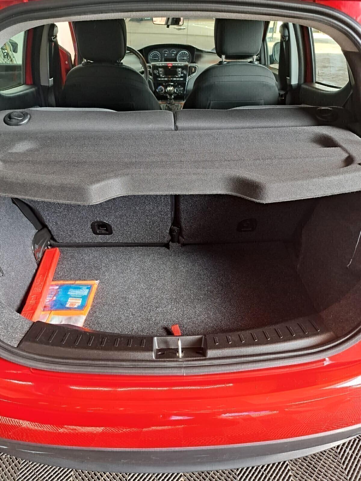 LANCIA YPSILON 1.0 FIREFLY 5 PORTE S&S HYBRID ECOCHIC SILVER PREZZO SENZA VINCOLI