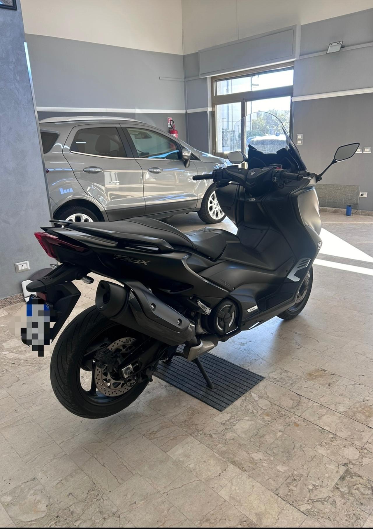 Yamaha TMAX 560