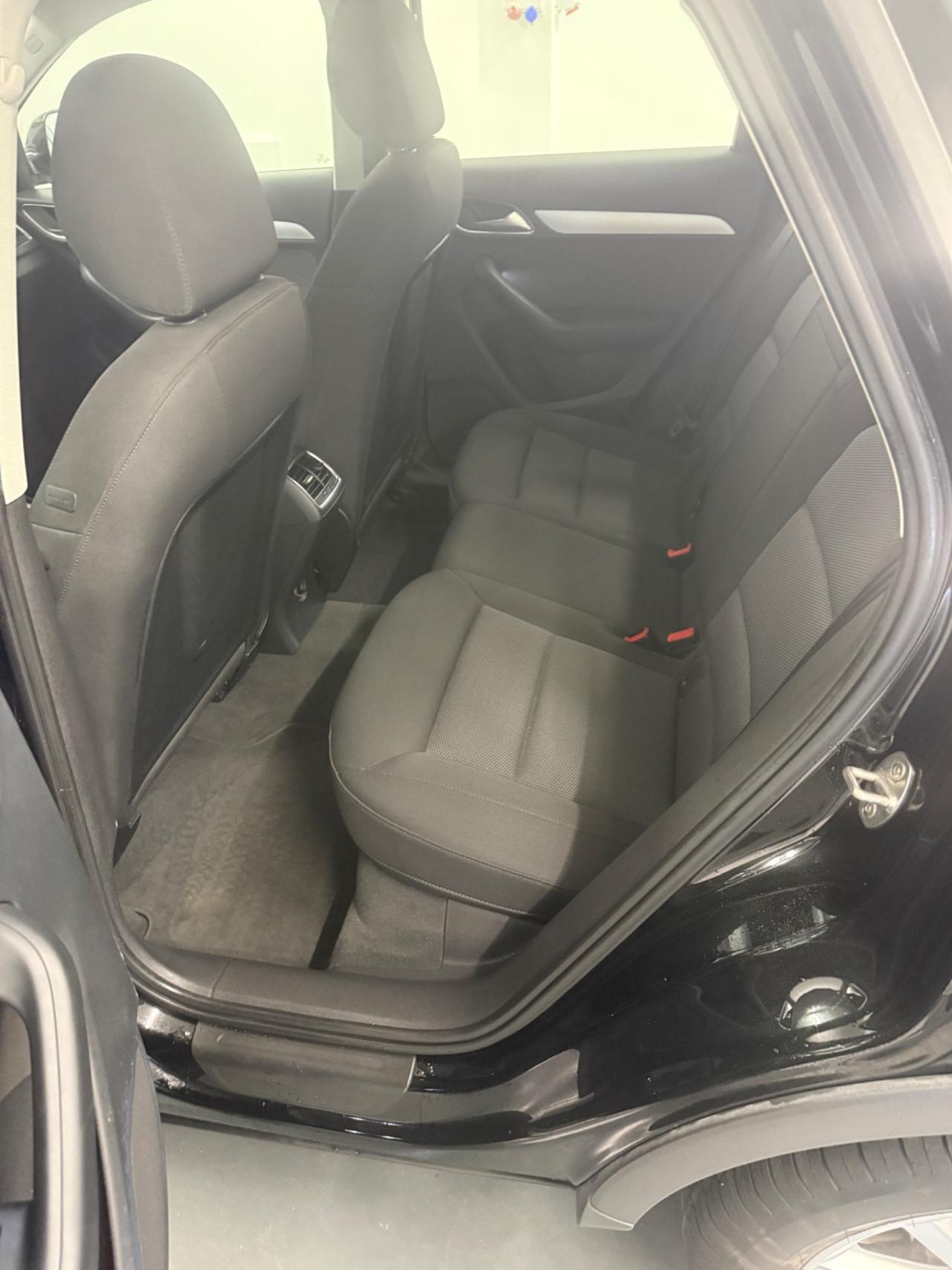 Audi Q3 2.0 TDI 120 CV Business