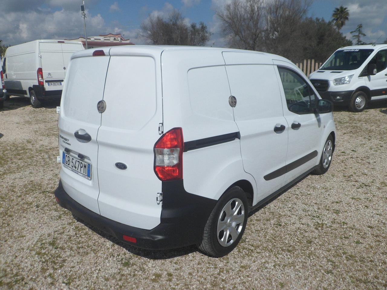 Ford Transit Courier furgone