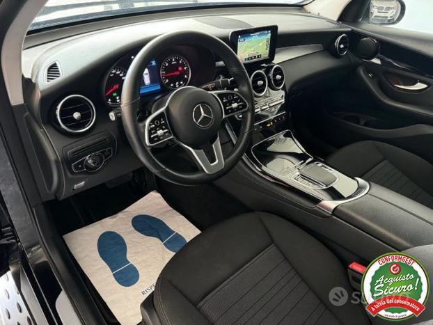 MERCEDES-BENZ GLC 200 d 4Matic Sport Pedane Fari