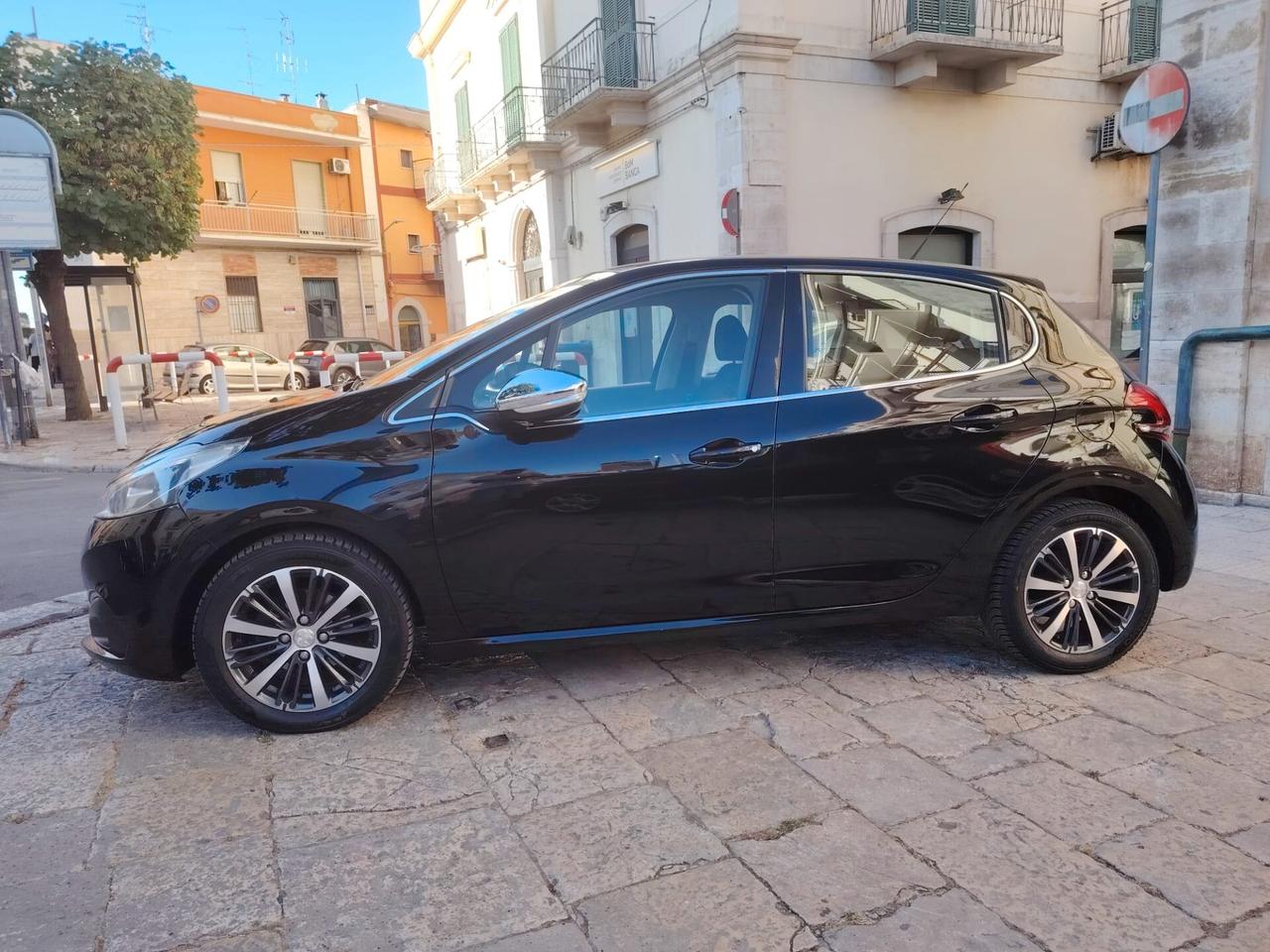 Peugeot 208 BlueHDi 75 5 porte Allure