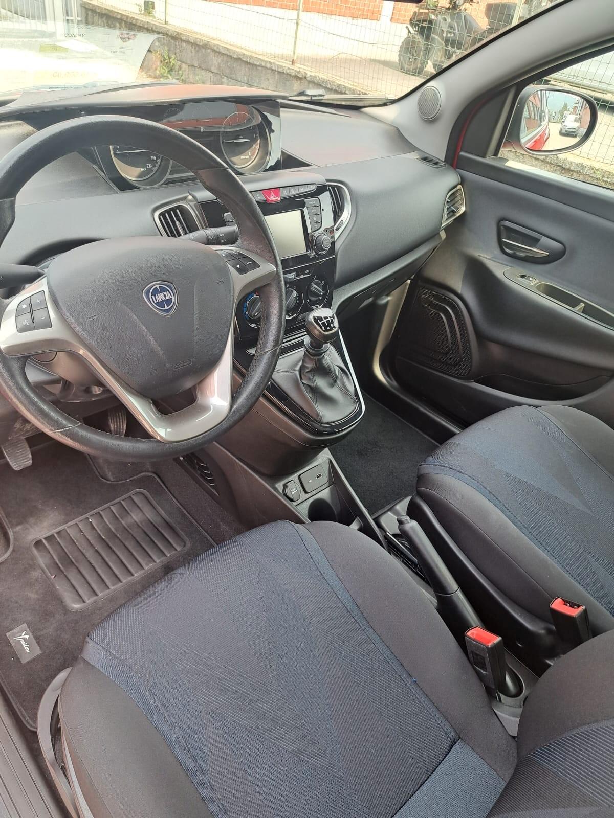 Lancia Ypsilon 1.0 FireFly 5 porte S&S Hybrid Ecochic Gold NESSUN VINCOLO DI FINANZIAMENTO