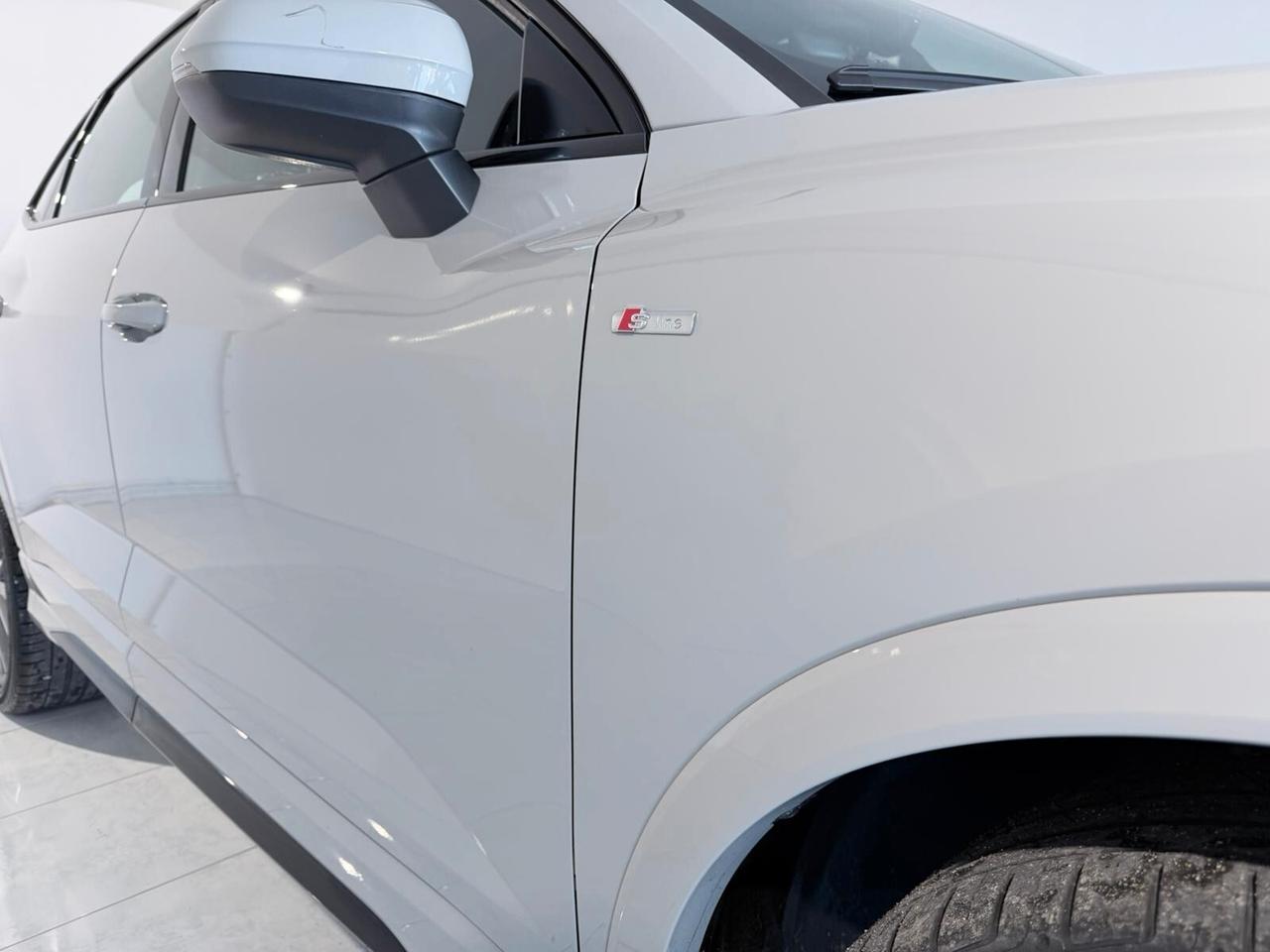 Q3 SPB 40 TDI 200 CV 3X S-LINE QUATTRO IPER-FULL IVA ESPOSTA