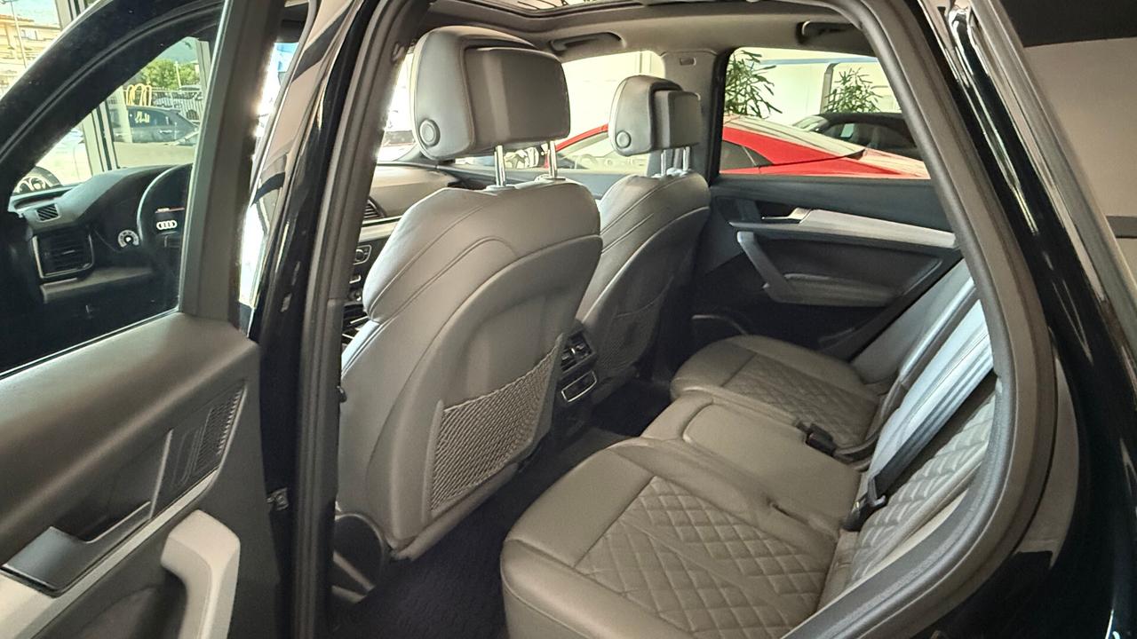 AUDI SQ5 SPORTBACK TETTO IDENTITY BLACK