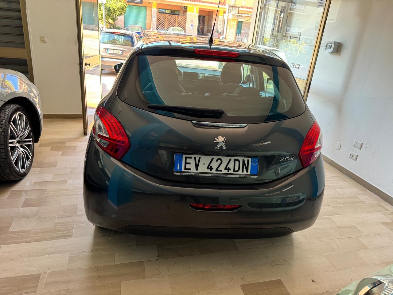 Peugeot 208 1.4 e-HDi 68 CV S&S robotizzato 5 porte Active
