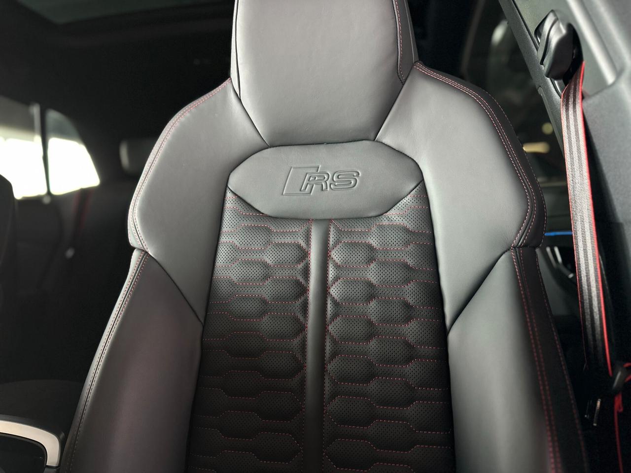 Audi Q8 RS SUV performance 471 kW tiptronic