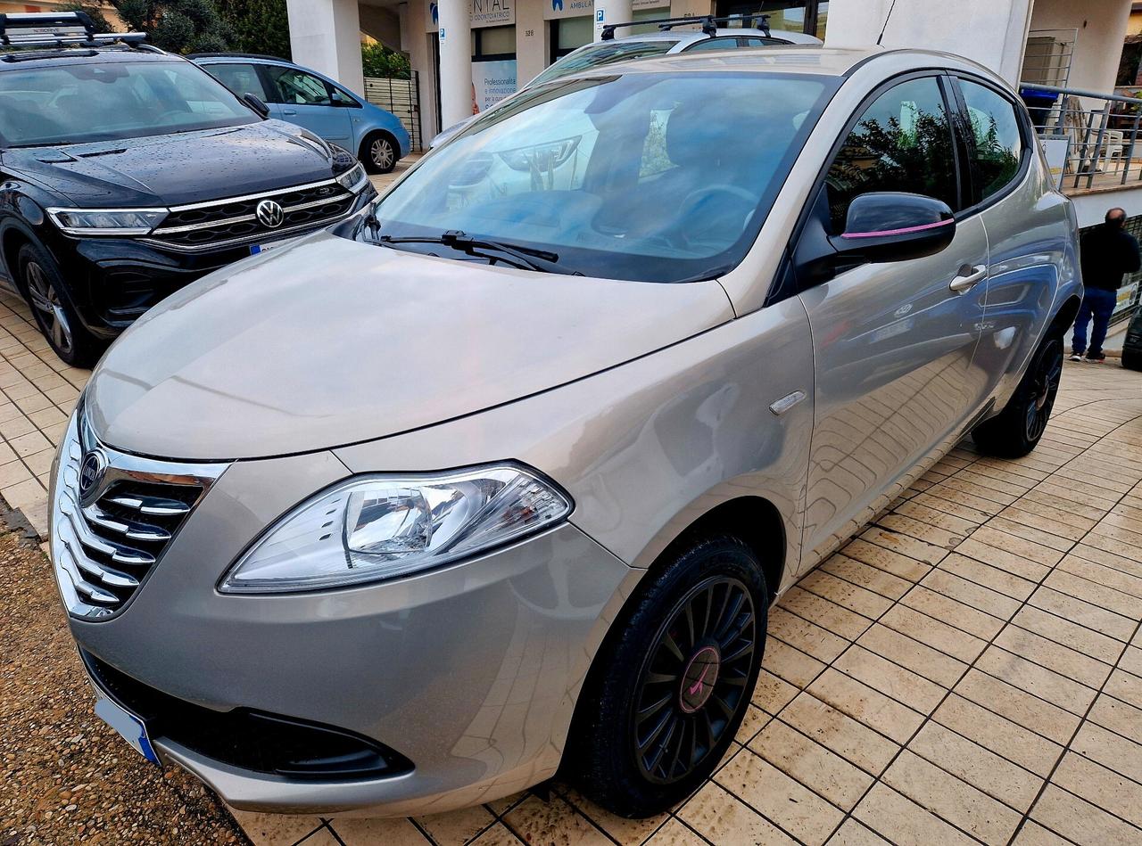 Lancia Ypsilon 0.9 TwinAir 85 CV 5 porte Metano Ecochic Elefantino