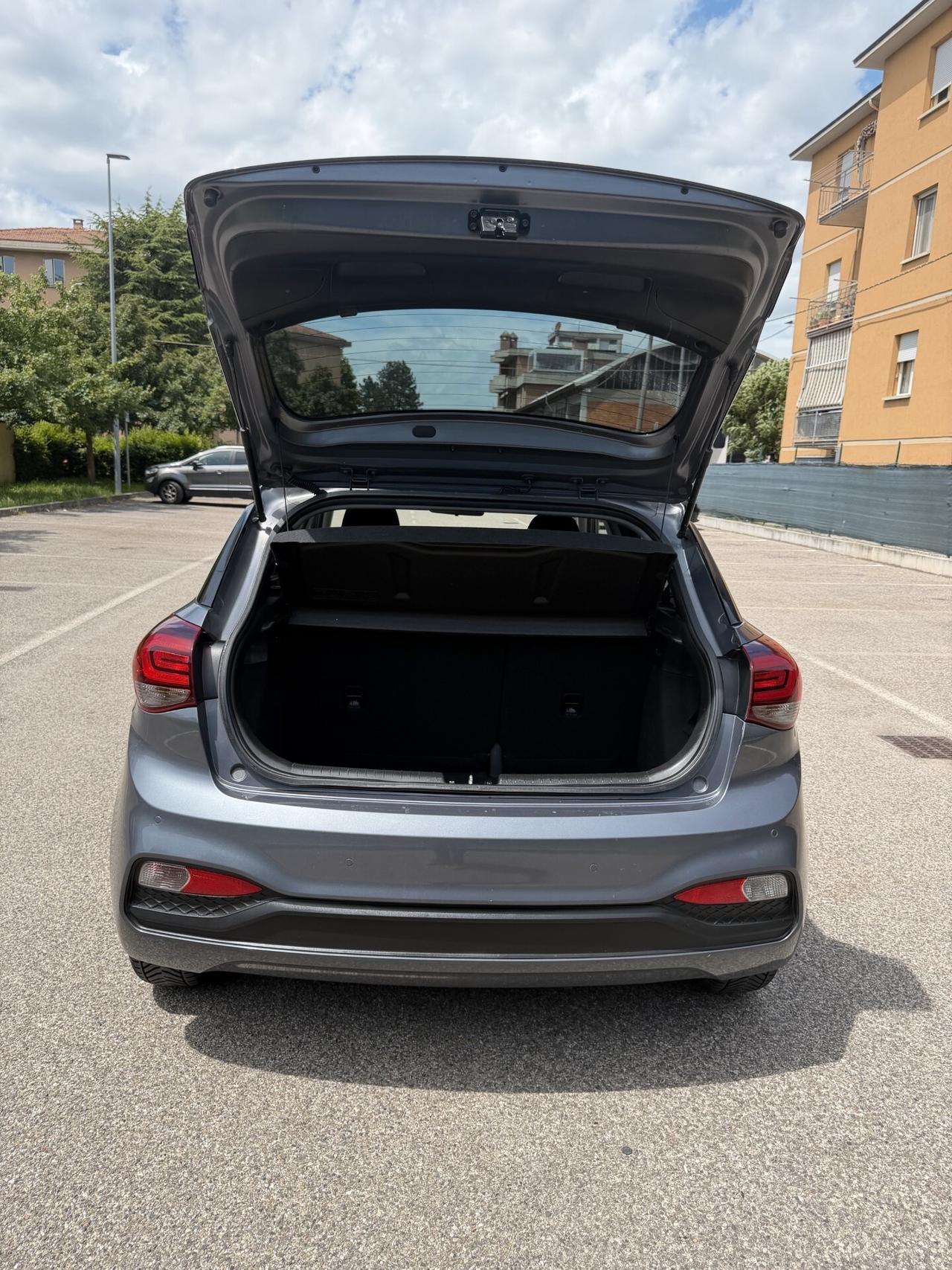 Hyundai i20 1.2 - NEOPATENTATI - 12 MESI DI GARANZIA -