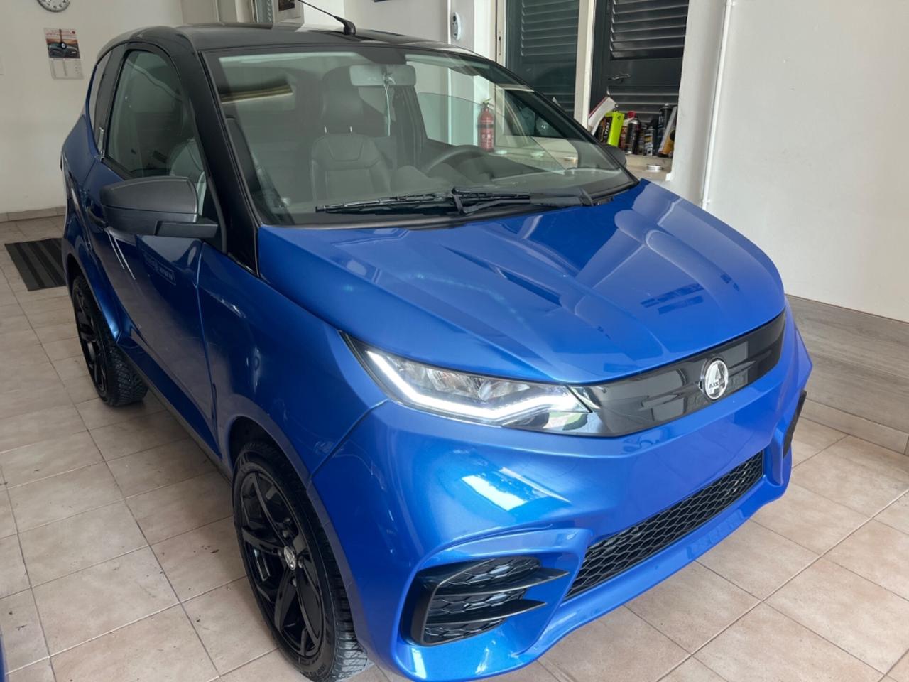 Aixam Ambition sport blu marine 2023 15000 km