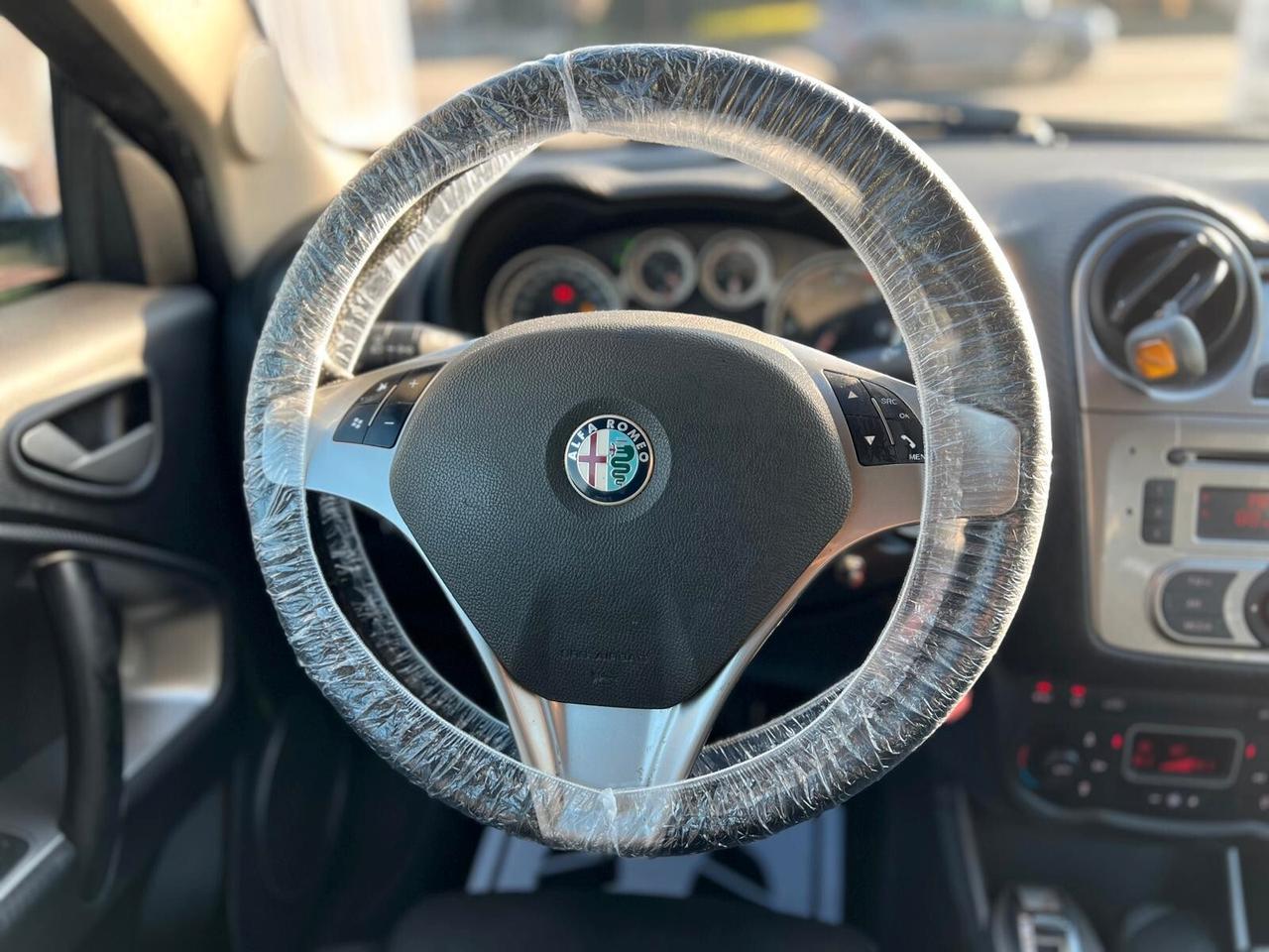 Alfa Romeo MiTo 1.6 JTDm 16V Distinctive Sport Pack