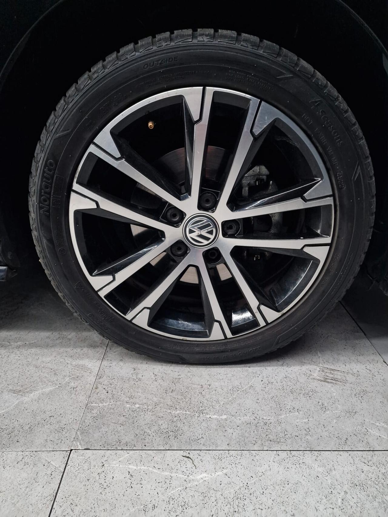 Volkswagen Golf 1.6 TDI 115 CV 5p. R line