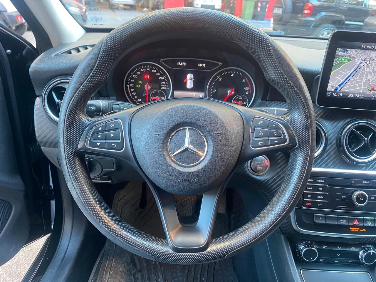 Mercedes-benz GLA 200 d Automatic Premium