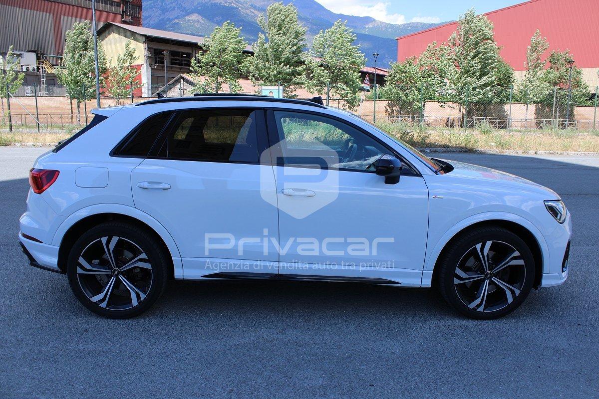 AUDI Q3 40 TDI quattro S tronic S line edition