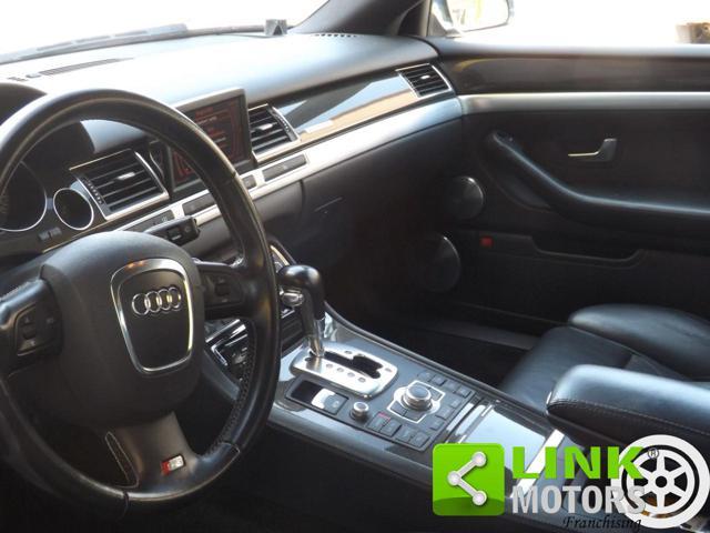 AUDI S8 5.2 V10 quattro tiptronic
