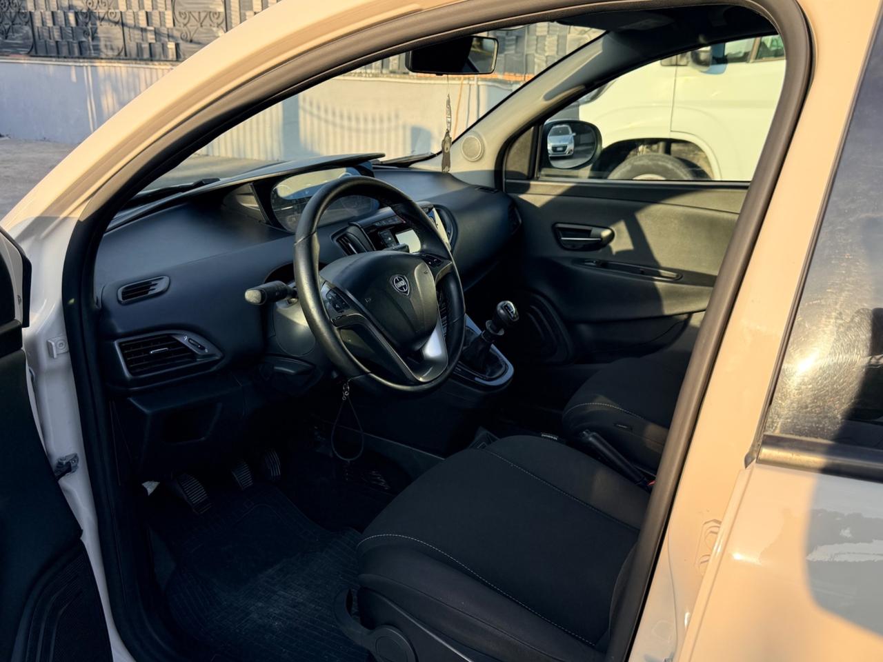 Lancia Ypsilon 1.2 Benz/Gpl 69 CV 5 porte Gold