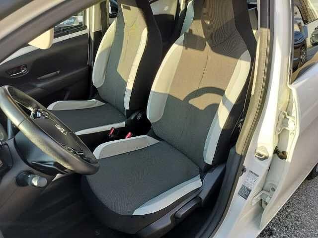 Toyota Aygo 1.0 VVT-i 69 CV 5 porte x-play MMT