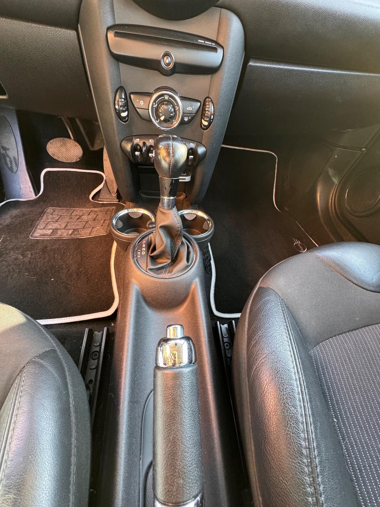 Mini 2.0 16V Cooper D Automatica