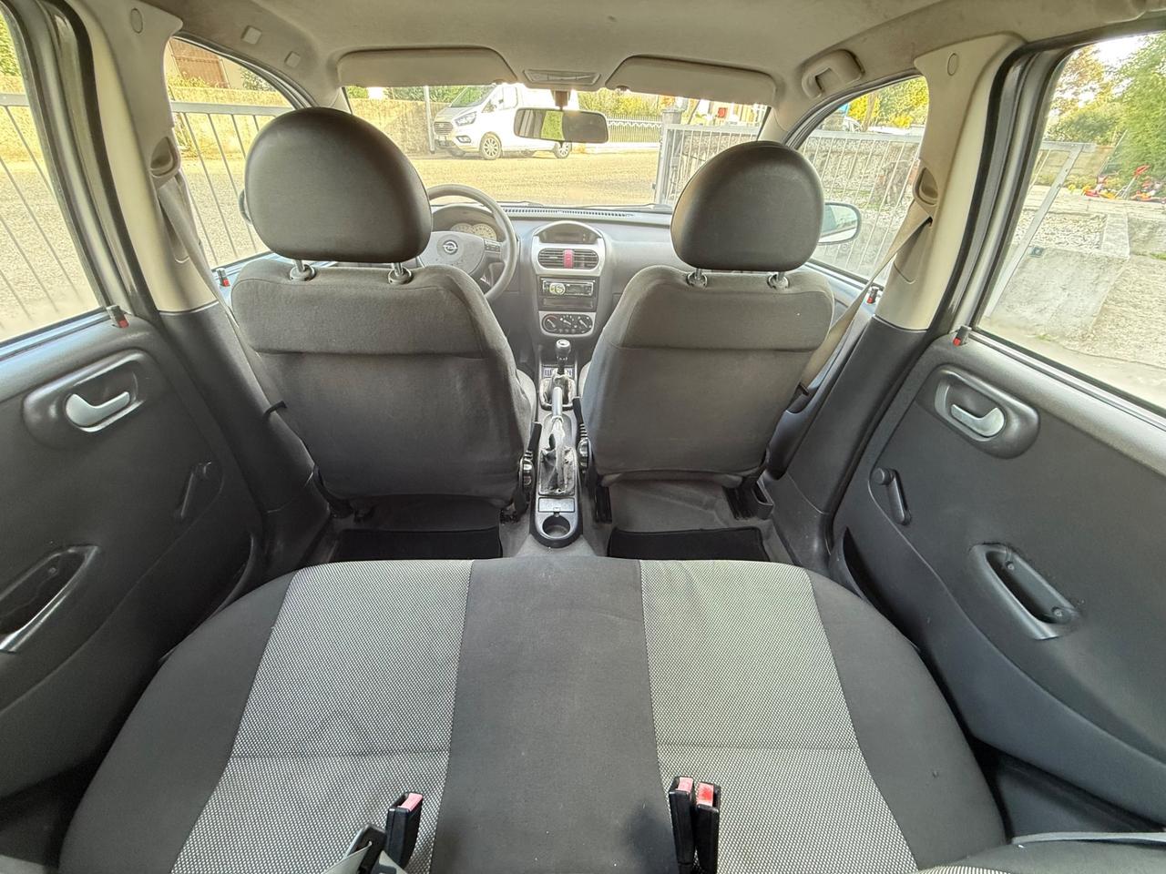 Opel Corsa 1.2 5 porte Cosmo 2006 no blocchi città