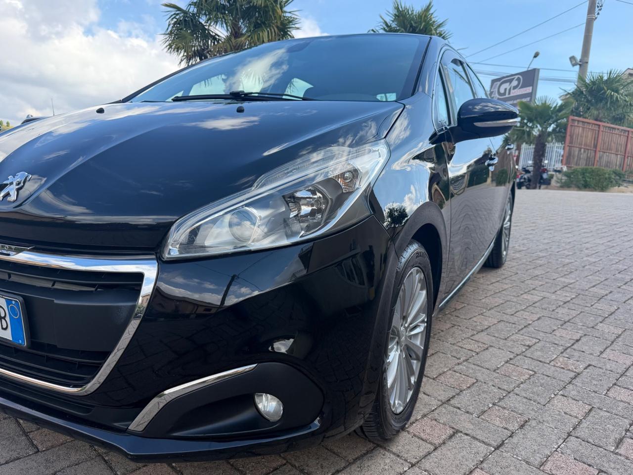 Peugeot 208 BlueHDi 75 5 porte Allure