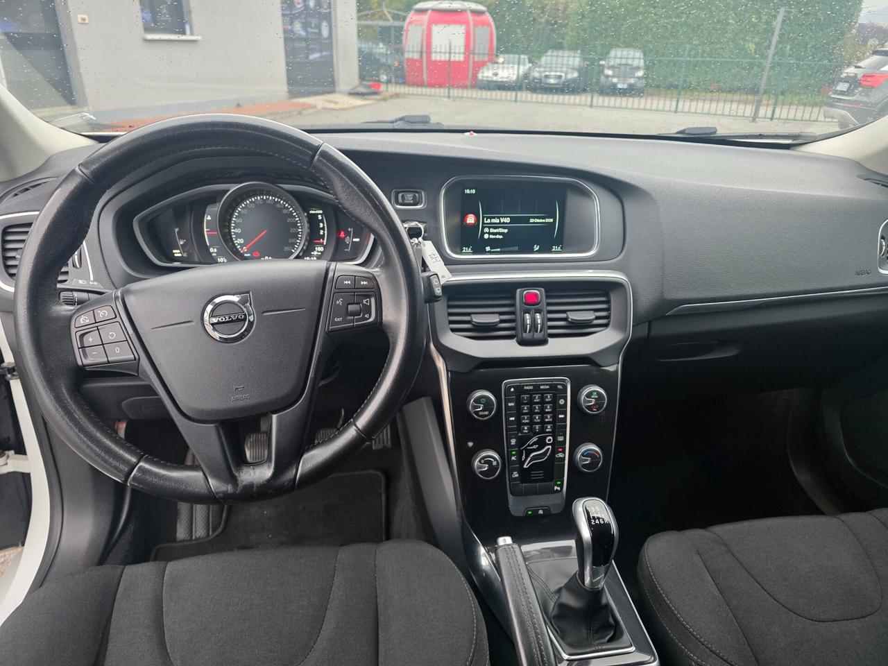 Volvo V40 D2 R-design Momentum
