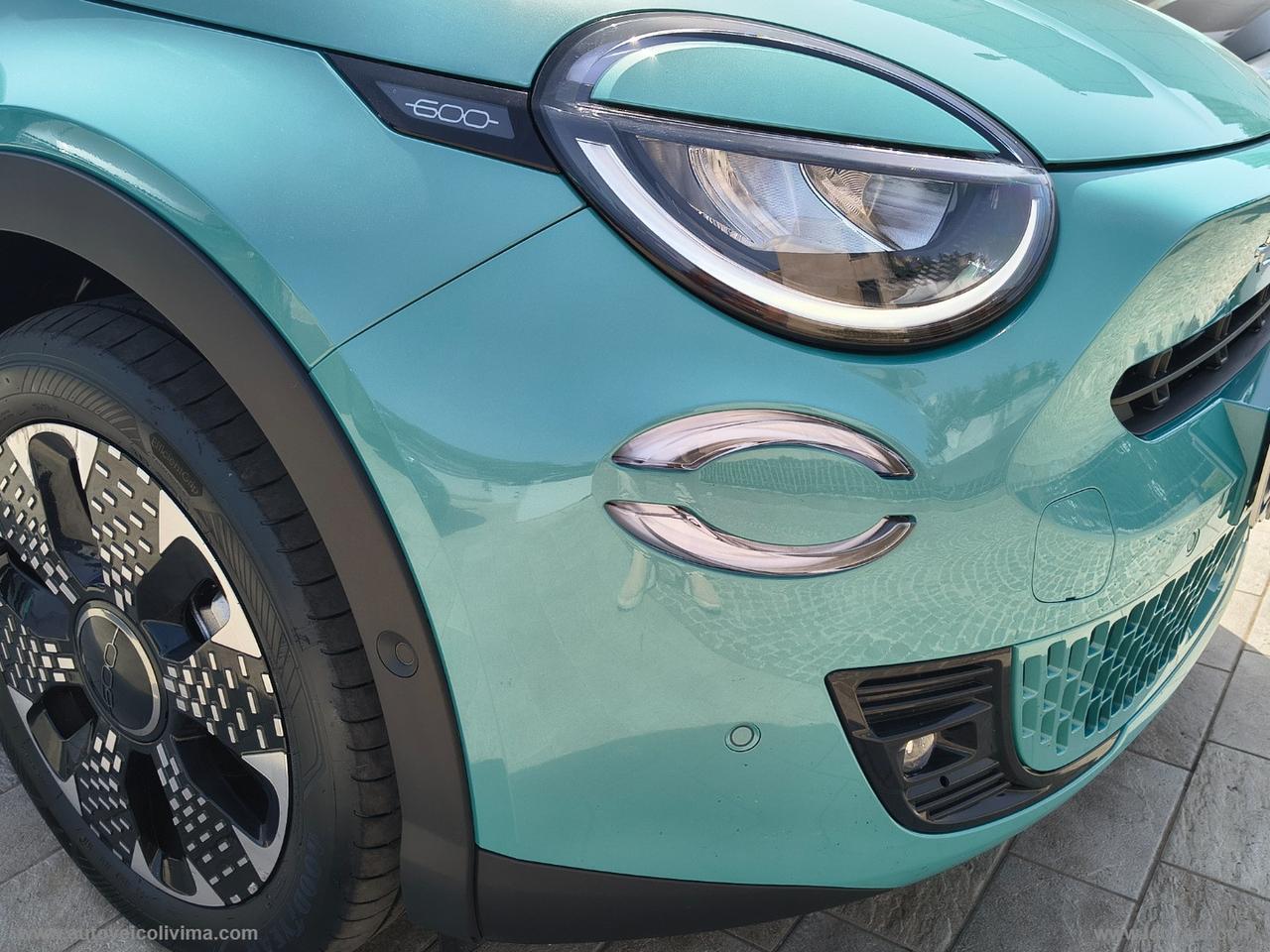 FIAT 600 Hybrid 110 CV DCT MHEV La Prima
