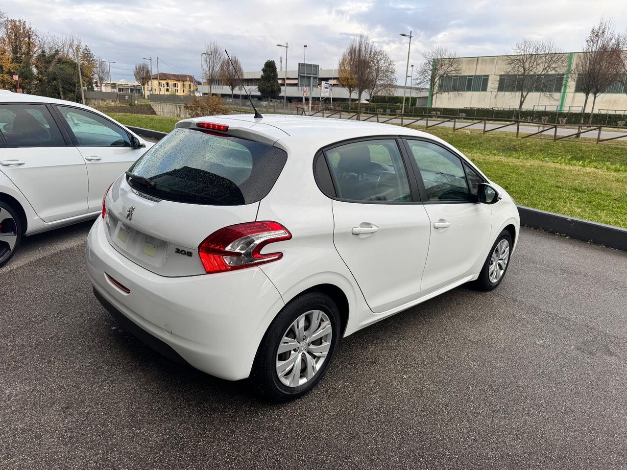 Peugeot 208 1.2 Neopatentati