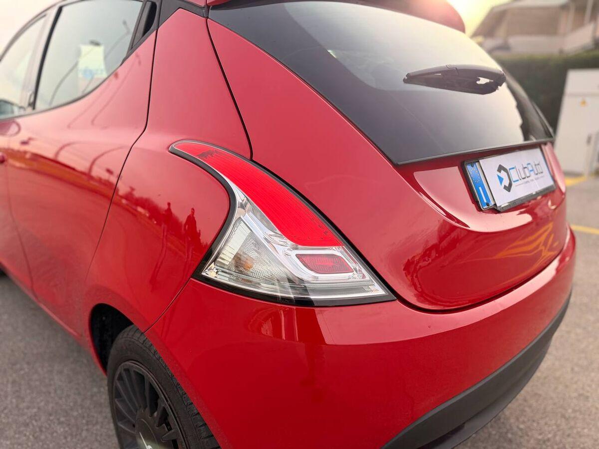 Lancia Ypsilon 1.2 8v Platinum ecochic Gpl 69cv E6