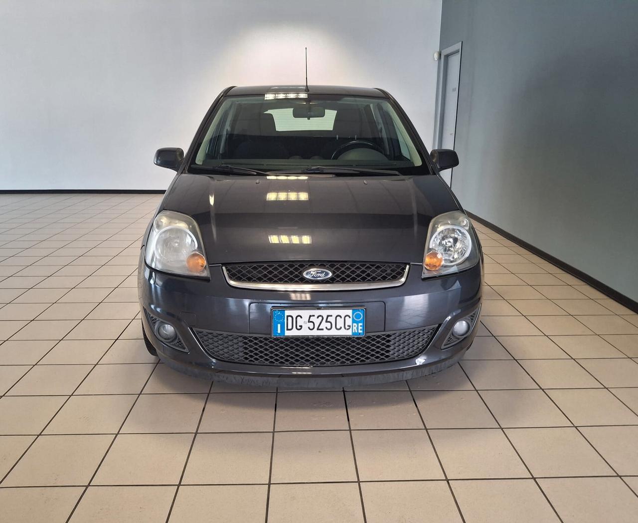 Ford Fiesta 1.4 16V aut. 5p. Ghia