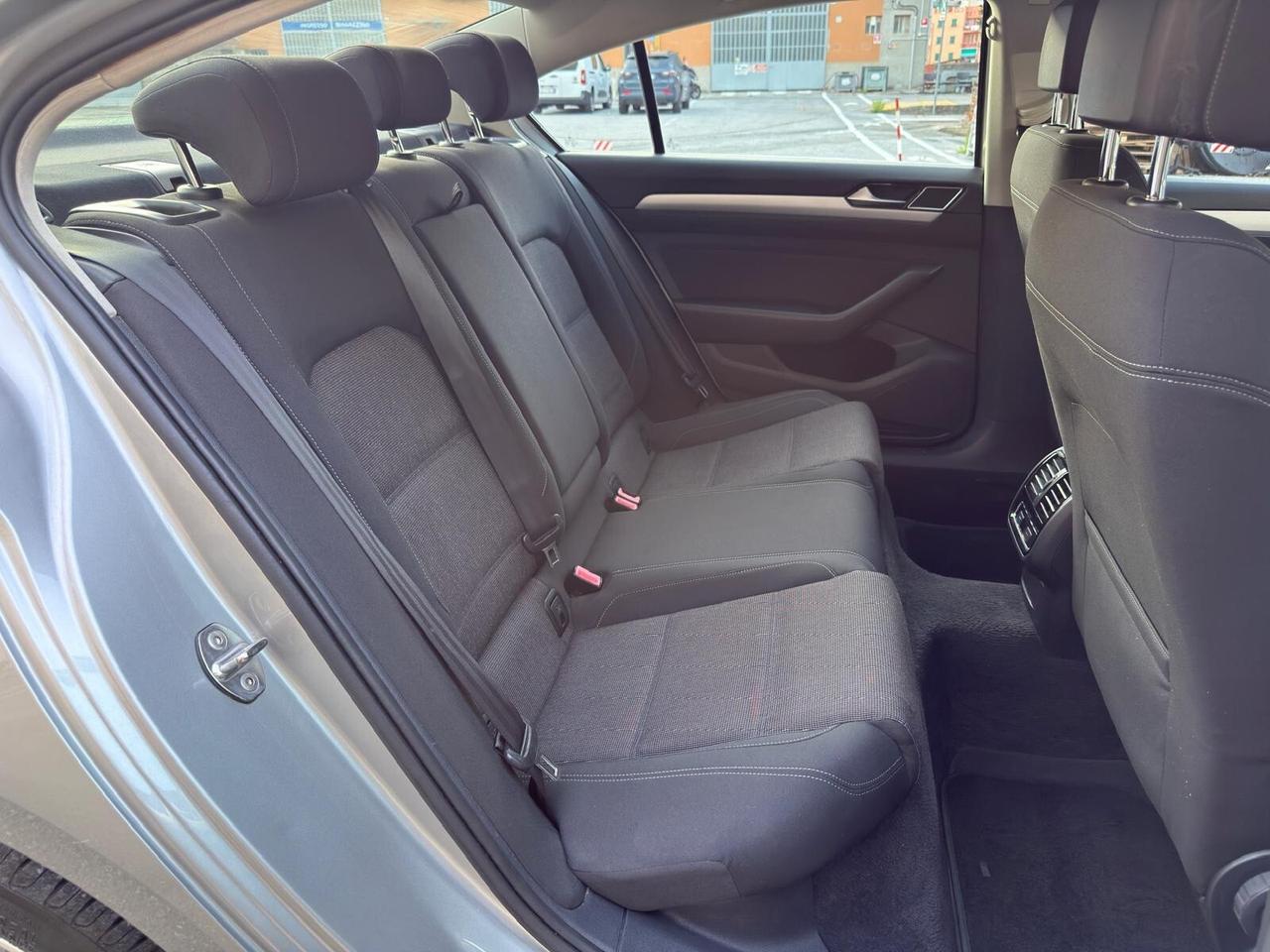 VOLKSWAGEN PASSAT BERLINA 2.0 tdi HIGHLINE EURO 6