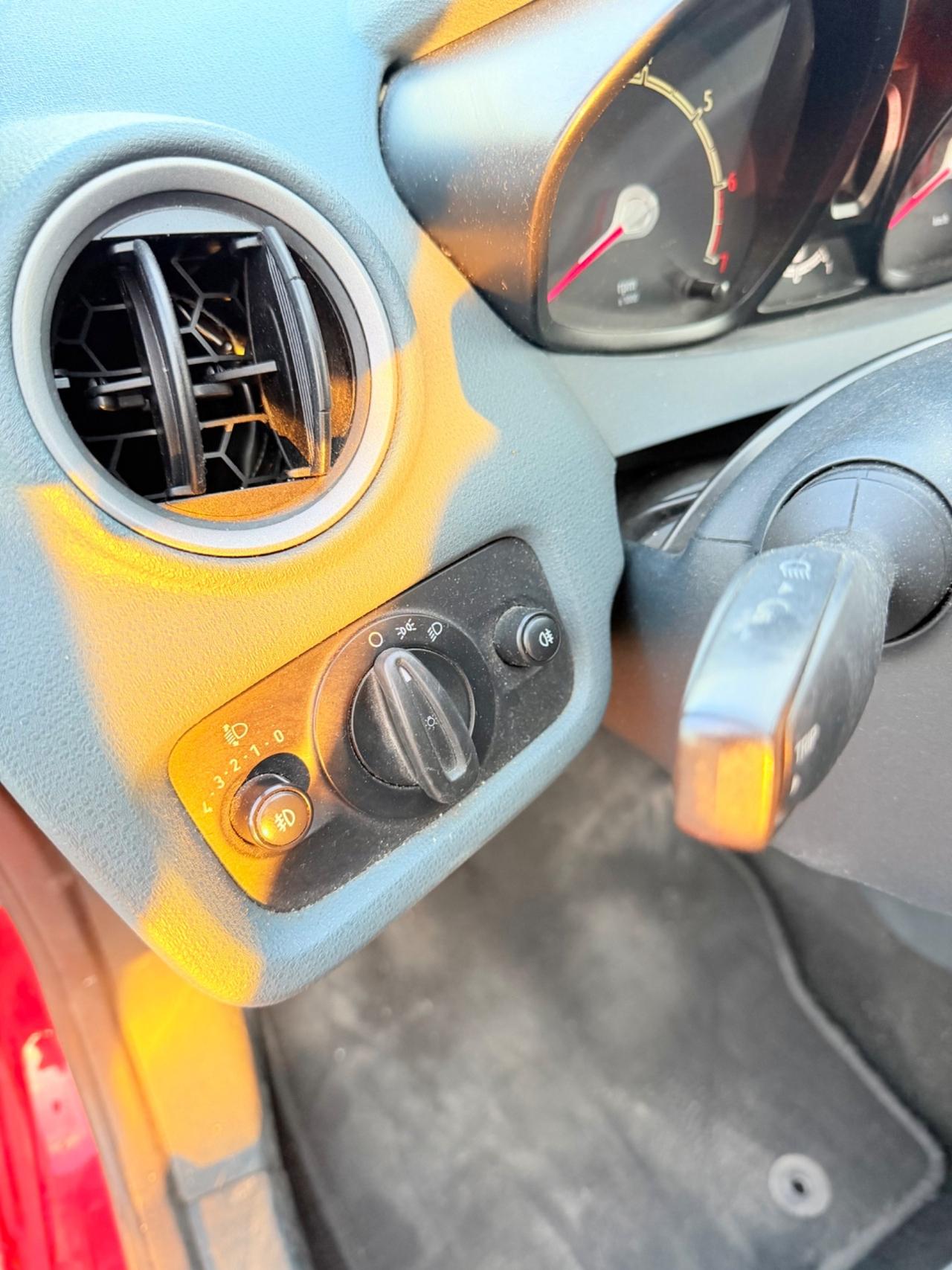 Ford Fiesta 1.4 5 Porte Motore NUOVO