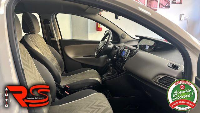 LANCIA Ypsilon 1.2 69 CV 5 porte Gold Adatta Neopatentati