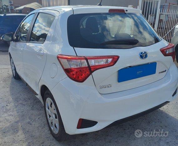 Toyota Yaris 1.5 Hybrid 5 porte Active