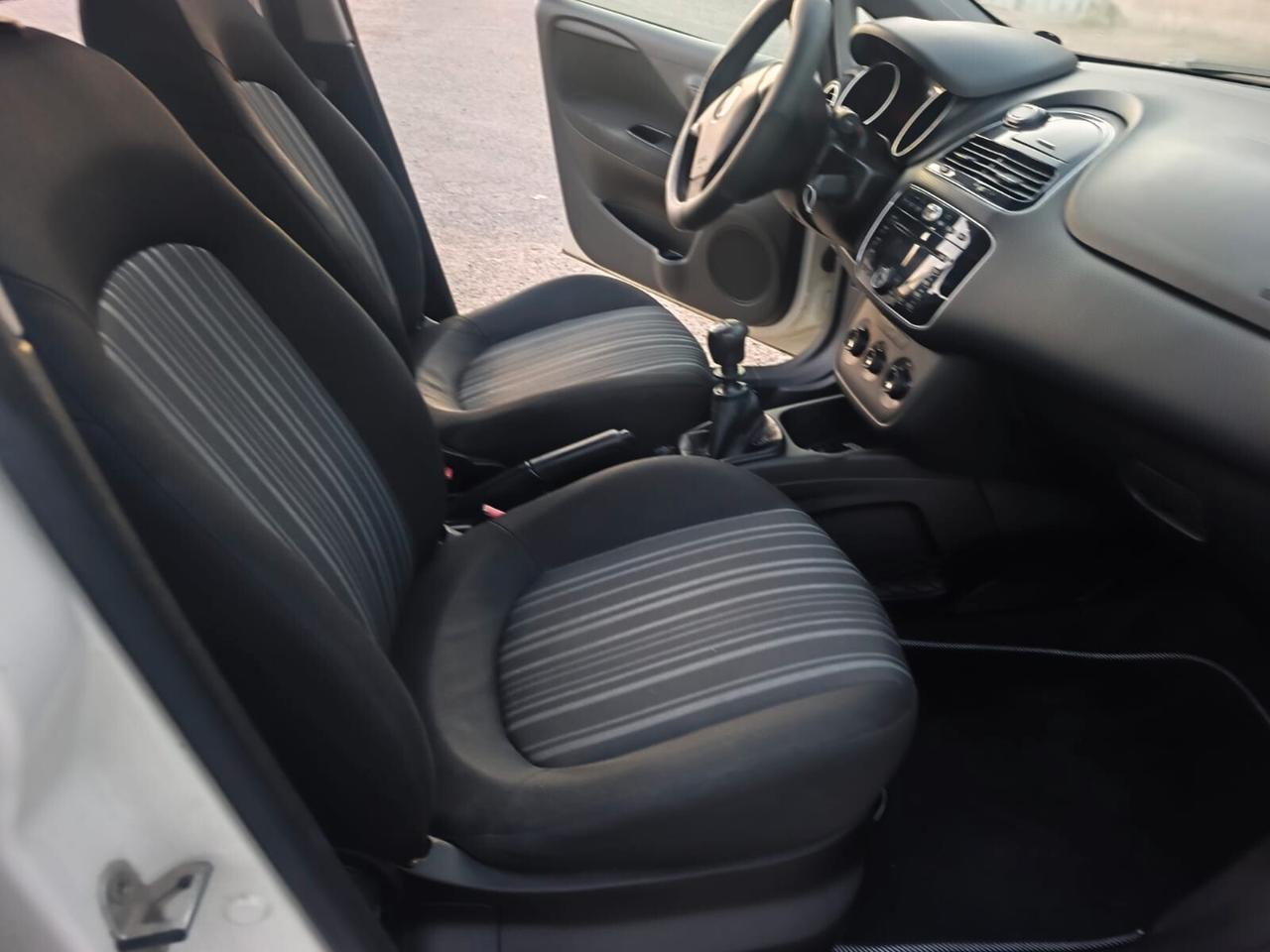 Fiat Punto 2011----1.2 Benzina Neopatentati