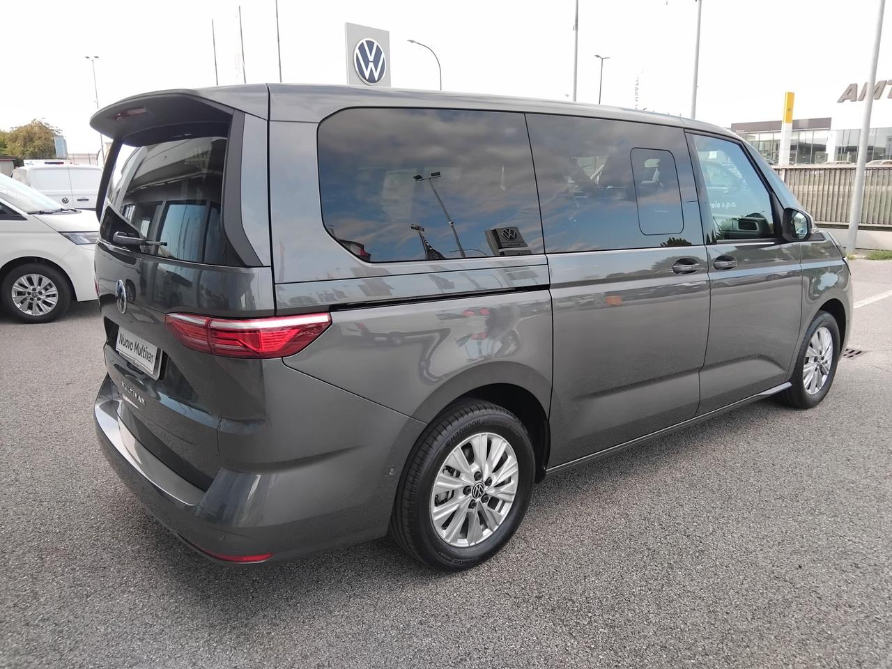 Volkswagen T7 Multivan SPACE PASSO LUNGO 8 POSTI 2.0TDI 110kW ant. DSG