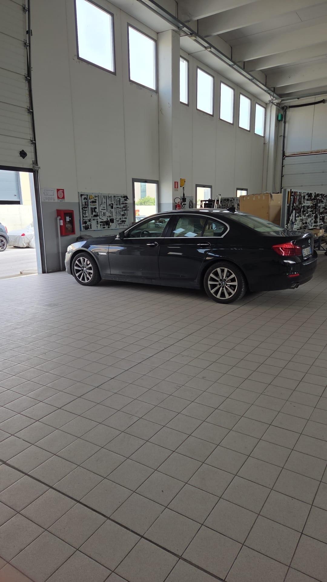 Bmw 520 520d xDrive LEGGI ANNUNCIO