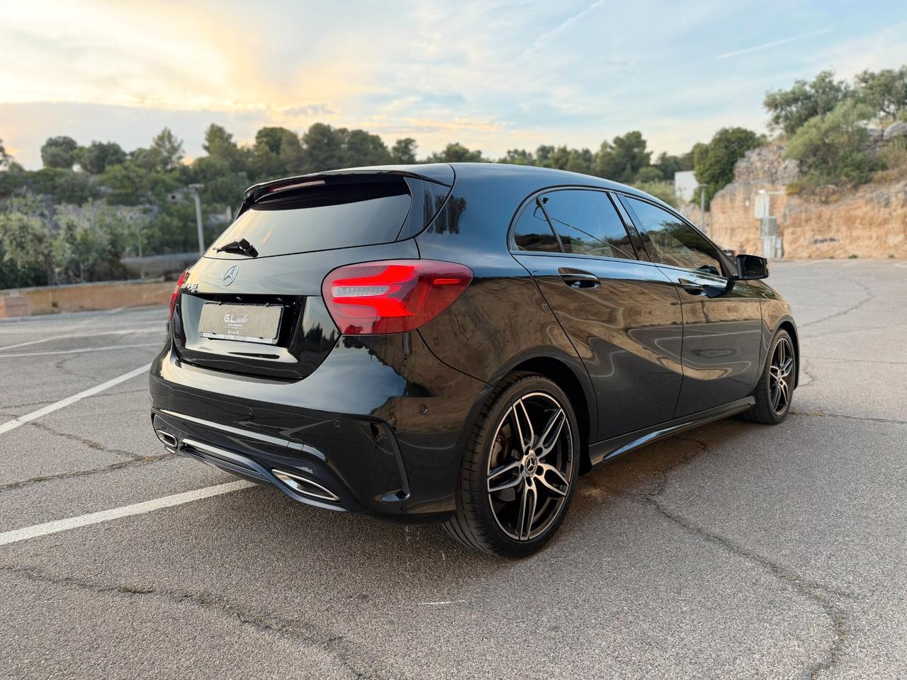 Mercedes A180 PREMIUM NIGHT EDITION/1500 110CV/LED/18"